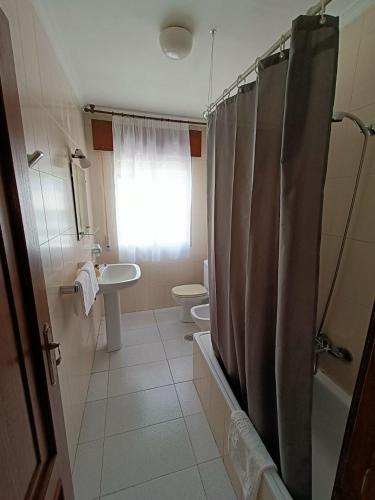 Twin Room image 3