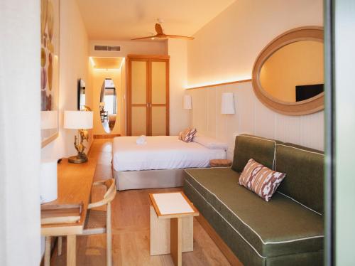 room detail thumbnail 1