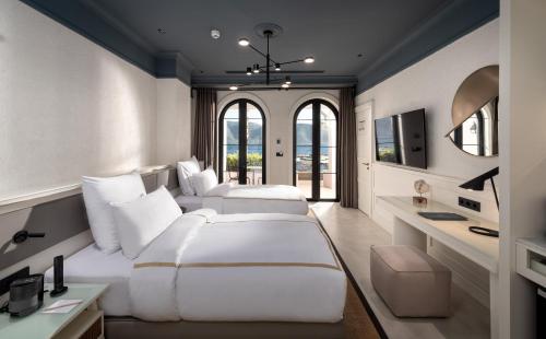 Two-Bedroom Beachfront Suite