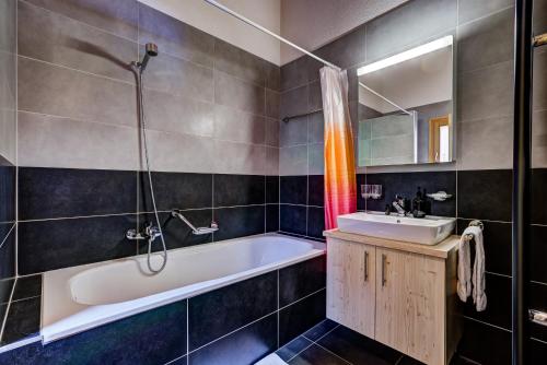 Chalet Flocon de Neige - jacuzzi - sauna Chalet Flocon de Neige - jacuzzi - sauna