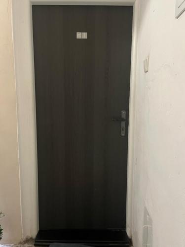 Apartmán v rodinném domě (Apartman v rodinnem dome) in ยาโรเมอร์