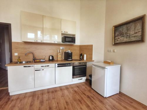One-Bedroom Apartment with City View image 10
