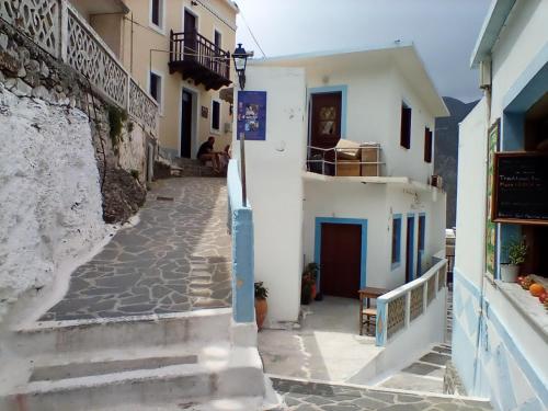 Olympos apt with amazing mountain view in Olympos (Dodecanese)