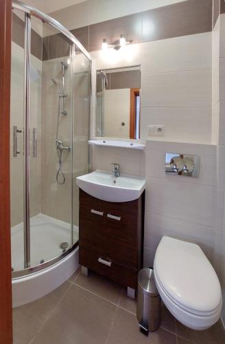 Quadruple Room with Balcony image 3