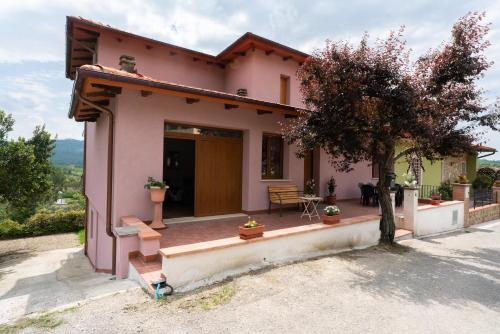  The pink house, holiday home. in 52021 Pietraviva
