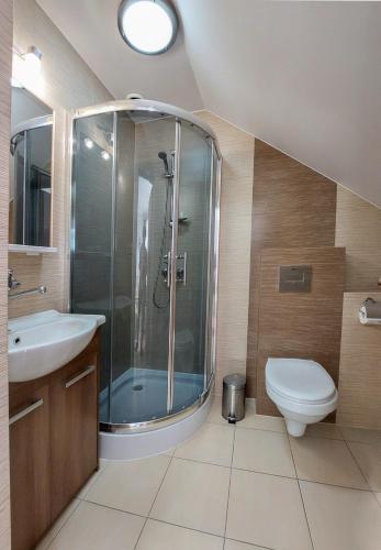 Standard Double Room image 3