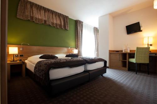 2 twin beds