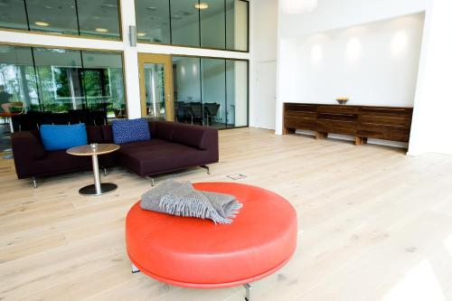 公共休息室/电视室, 海瑟利特酒店 (Hotel Hesselet) in 尼保