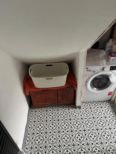 Room in new flat in Palfrey