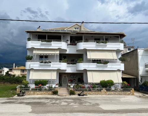  Elenas Apartments in Plataria