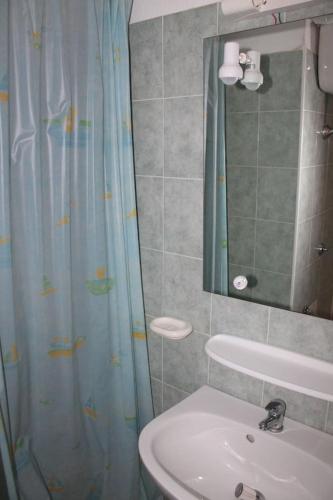 Grazioso bilocale a 200 m dal mare in residence con piscina e WI-FI Grazioso bilocale a 200 m dal mare in residence con piscina e WI-FI