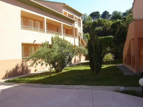 Grazioso bilocale a 200 m dal mare in residence con piscina e WI-FI Grazioso bilocale a 200 m dal mare in residence con piscina e WI-FI