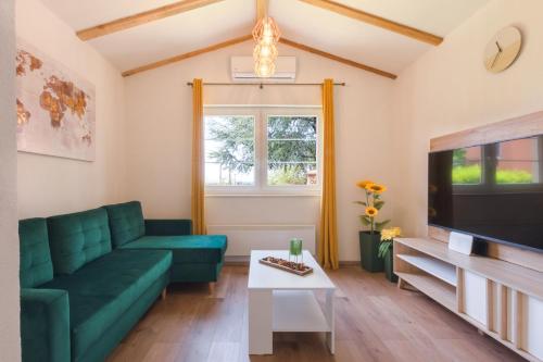 Casa Laurales in Marici