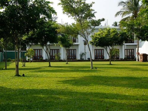 Ruins Chaaya Hotel