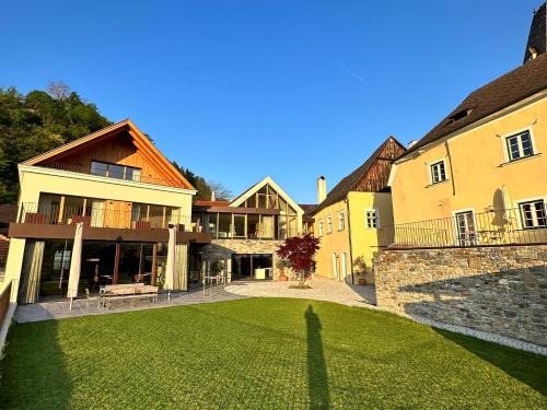  Weingut FJ Gritsch Mauritiushof Apartments, Pension in Spitz bei Willendorf in der Wachau