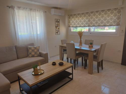 Mandola suite in Kefalinija