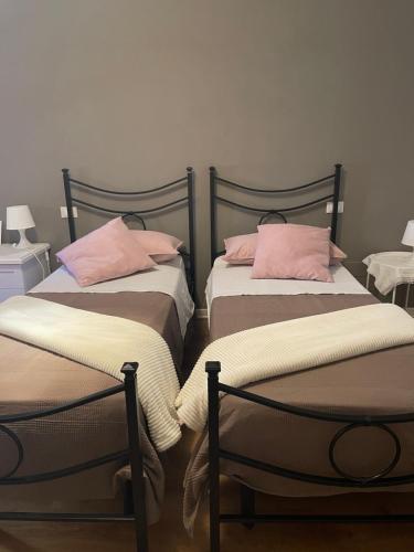 Double or Twin Room with Balcony image 9