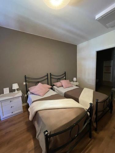 Double or Twin Room with Balcony image 8