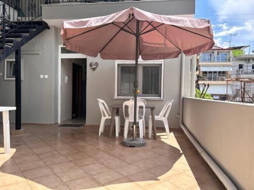 Apartment on main pedestrian street with view