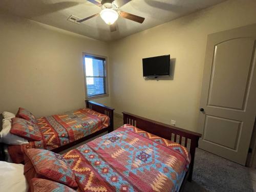 D3 Spacious Sunset Suite Second Floor 2-bedroom