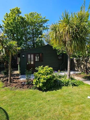 Picturesque Cabin in Cornwall