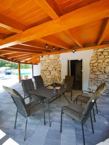Three-Bedroom Villa image 8