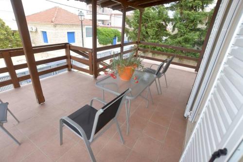 Bright and airy home 50 meters from the beach