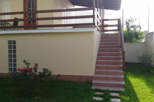 Bright and airy home 50 meters from the beach