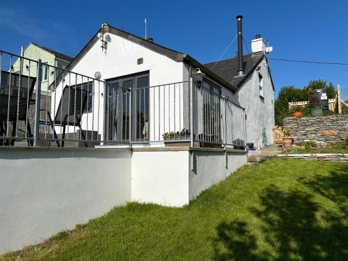 Penrallt-Fach Traditional Welsh cottage Pembrokeshire