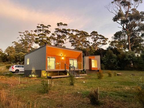 . Bicheno Wildflower Sands coastal retreat
