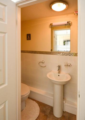 Beachcliffe Holiday Apartments - image 5