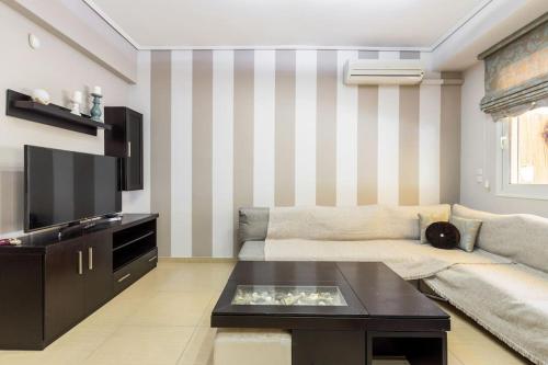 Best Family House,Acropolis view,5 min from metro, Athens (photo 3)