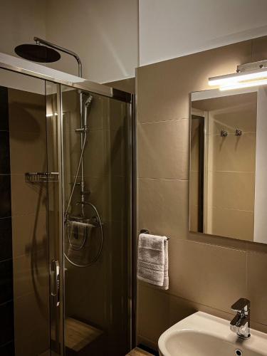 Borna and Franko Rooms - image 12