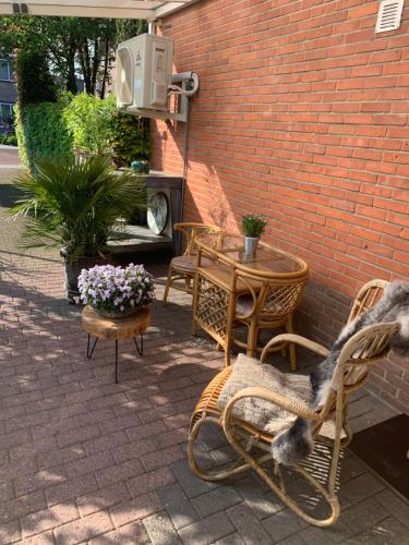 Het Atelier, sfeervolle B&B compleet appartement in hartje Staphorst in Штапхорст