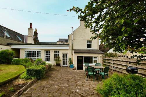 Cosy country cottage in Central Scotland