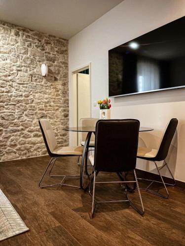 Borna and Franko Rooms - image 14
