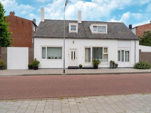 Comfortable semi-detached holiday home in Vlissingen