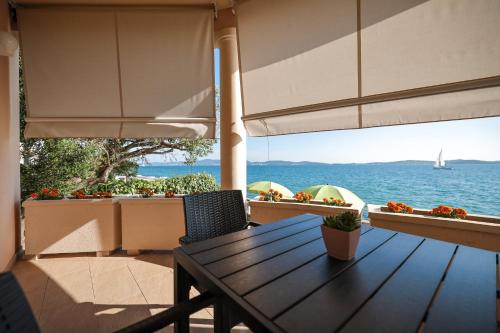 Studio with Sea View image 2