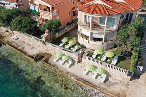 Apartment with Sea View image 5