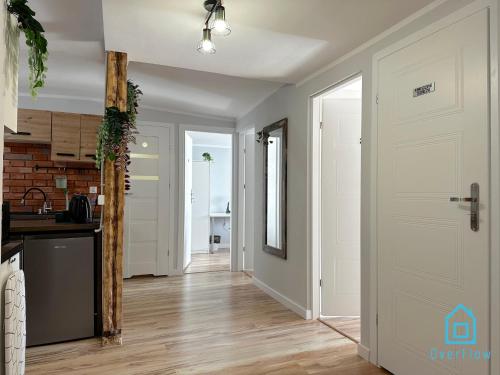 Dali Room -10 Minutes to Gdańsk Old Town & Sea (Dali Room -10 Minutes to Gdansk Old Town & Sea) in Suchanino