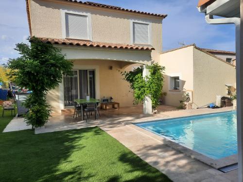 Villa avec piscine privée sans vis-à-vis gîte à louer Montarnaud