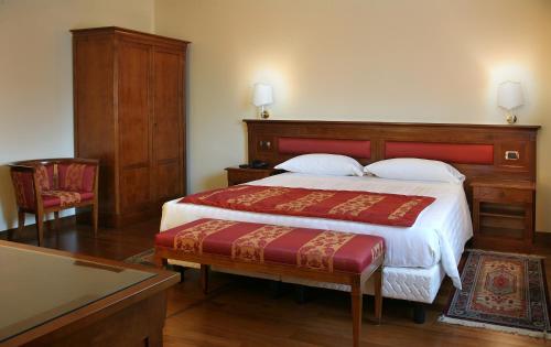 Book the Deluxe Double or Twin Room Deluxe Double or Twin Room