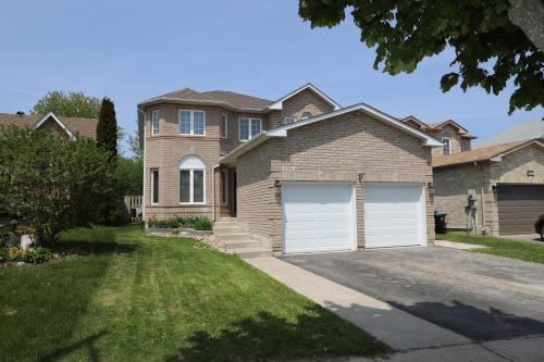 Lavish 4BR House Near Simcoe Lake & FH Resort