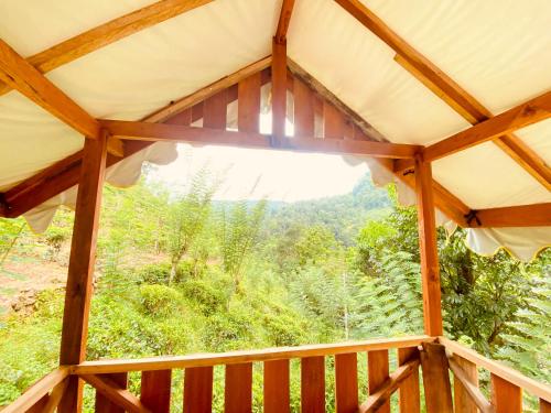 Tea cabin by Hoyts in 데라니야갈라