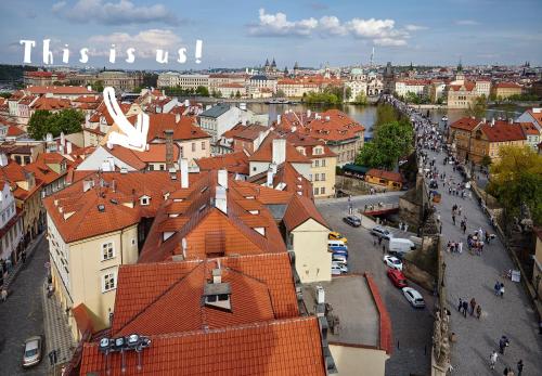 Queen Bee apartments, Praga