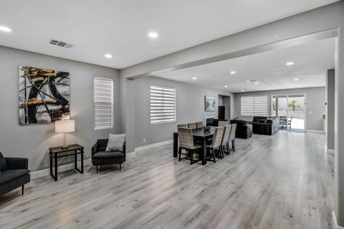 MODERN LUXURY HOME w/ PRIVATE POOL & SPA in Indio, USA