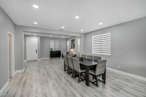 MODERN LUXURY HOME w/ PRIVATE POOL & SPA in Indio, USA