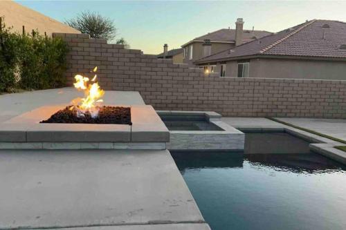 MODERN LUXURY HOME w/ PRIVATE POOL & SPA in Indio, USA