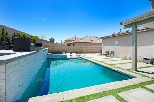MODERN LUXURY HOME w/ PRIVATE POOL & SPA in Indio, USA