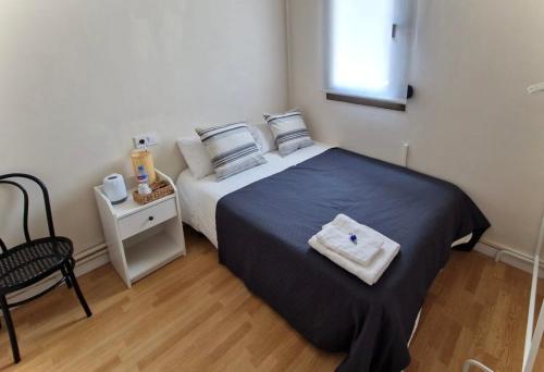 Single Room with Shared Bathroom